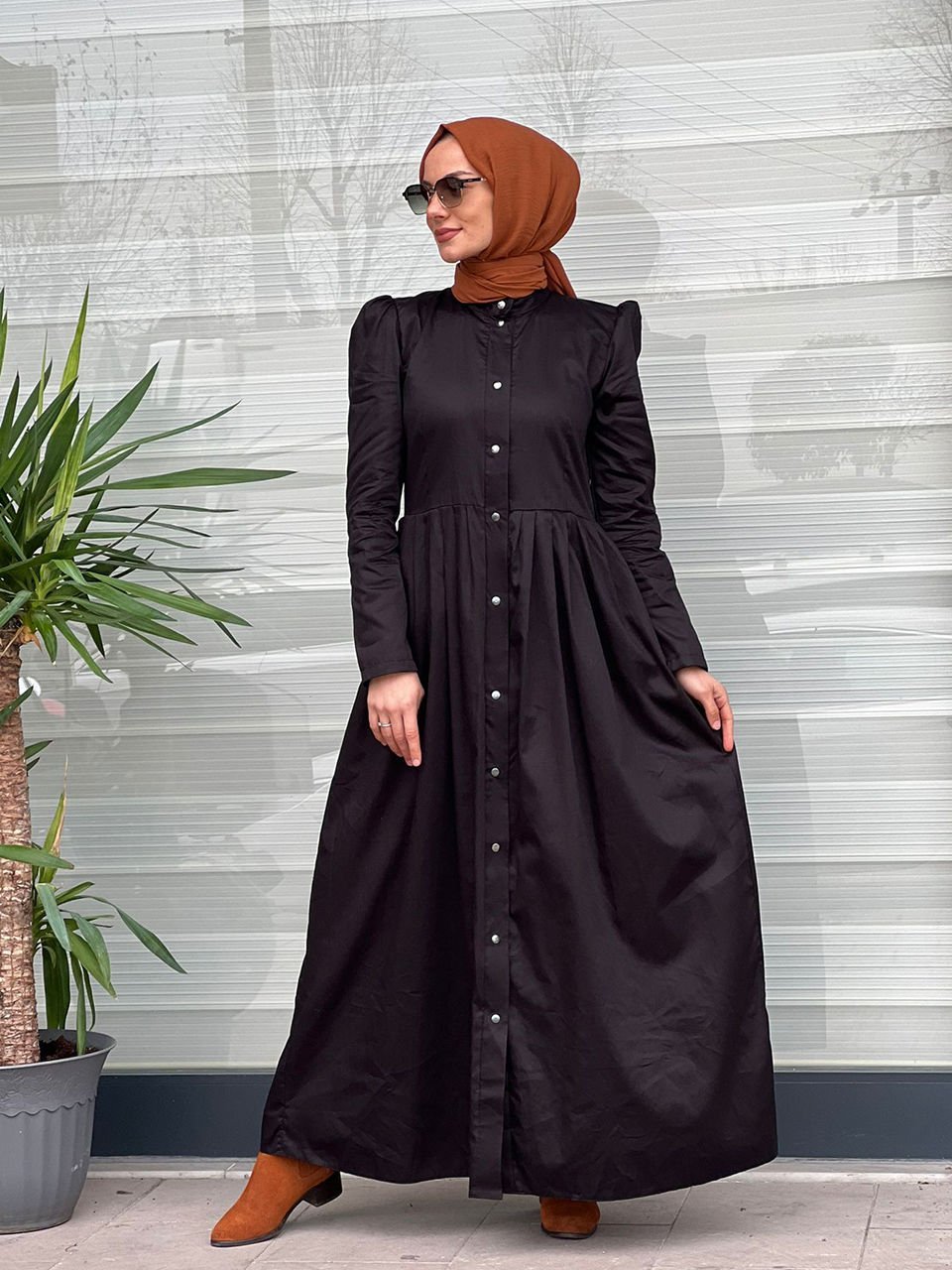 Siyah Çıtçıtlı Elbise