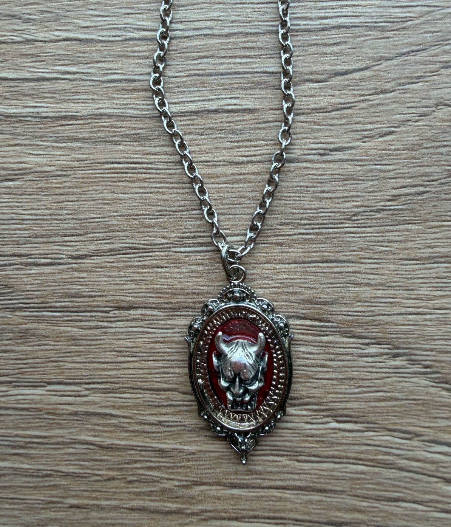 Devil Gotik Kırmızı Kolye