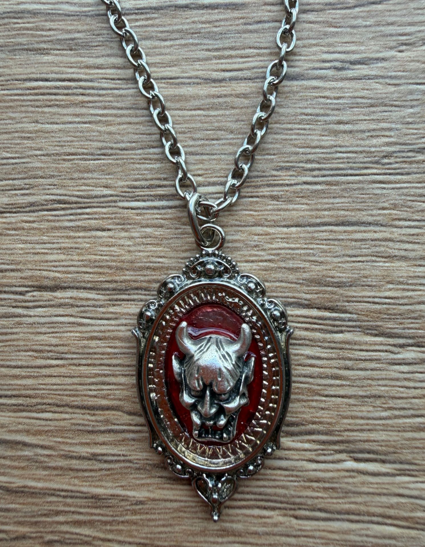 Devil Gotik Kırmızı Kolye