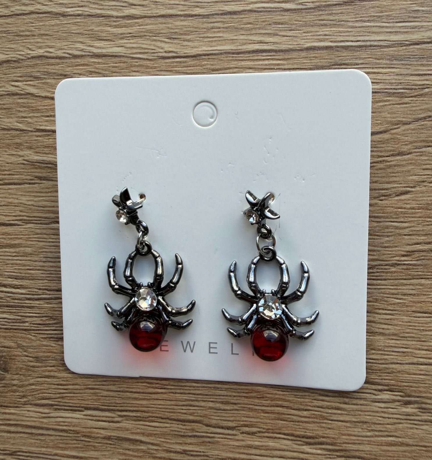 Örümcek Yıldız Detaylı Gotik Tarz Taşlı Küpe