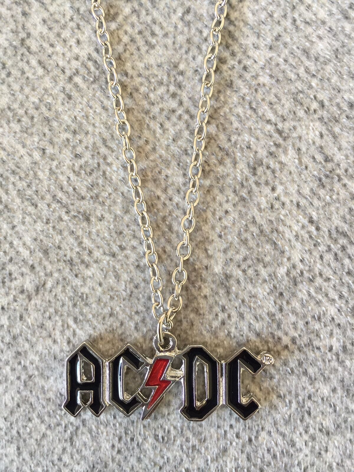 Ac Dc Zincirli Kolye