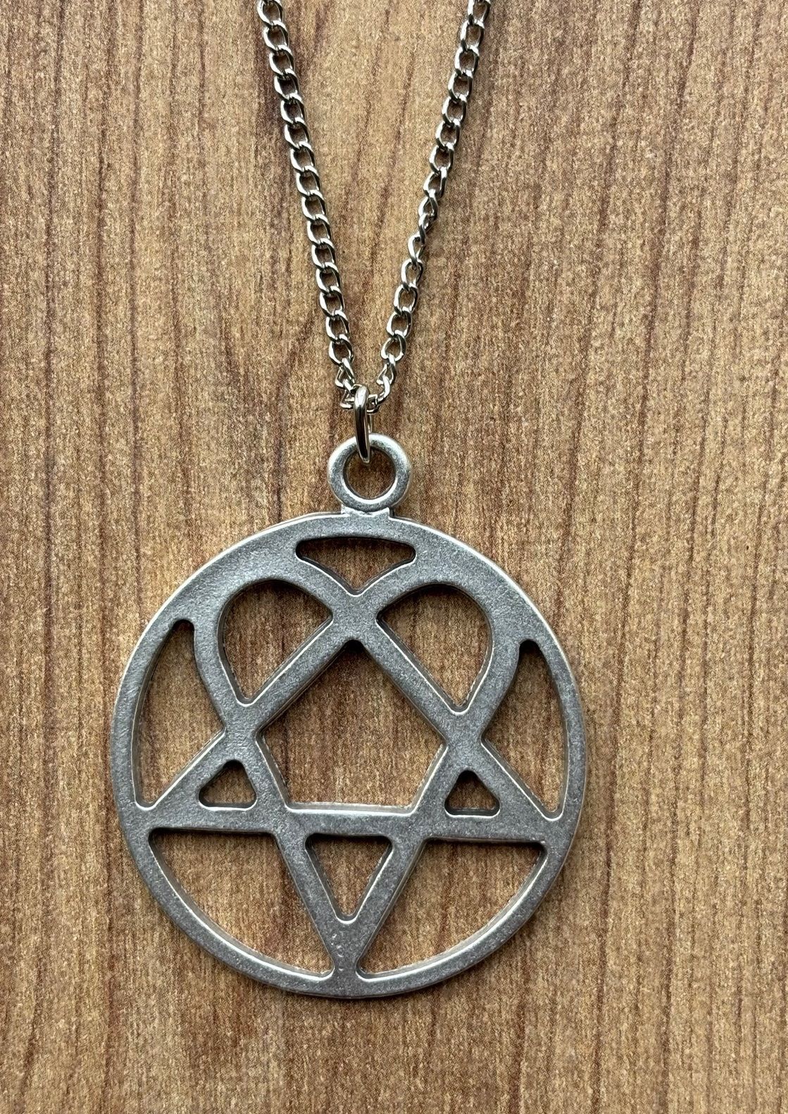 Him Heartagram Zincirli Kolye