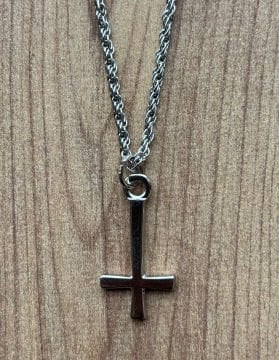 Zincirli Ters Haç Kolye