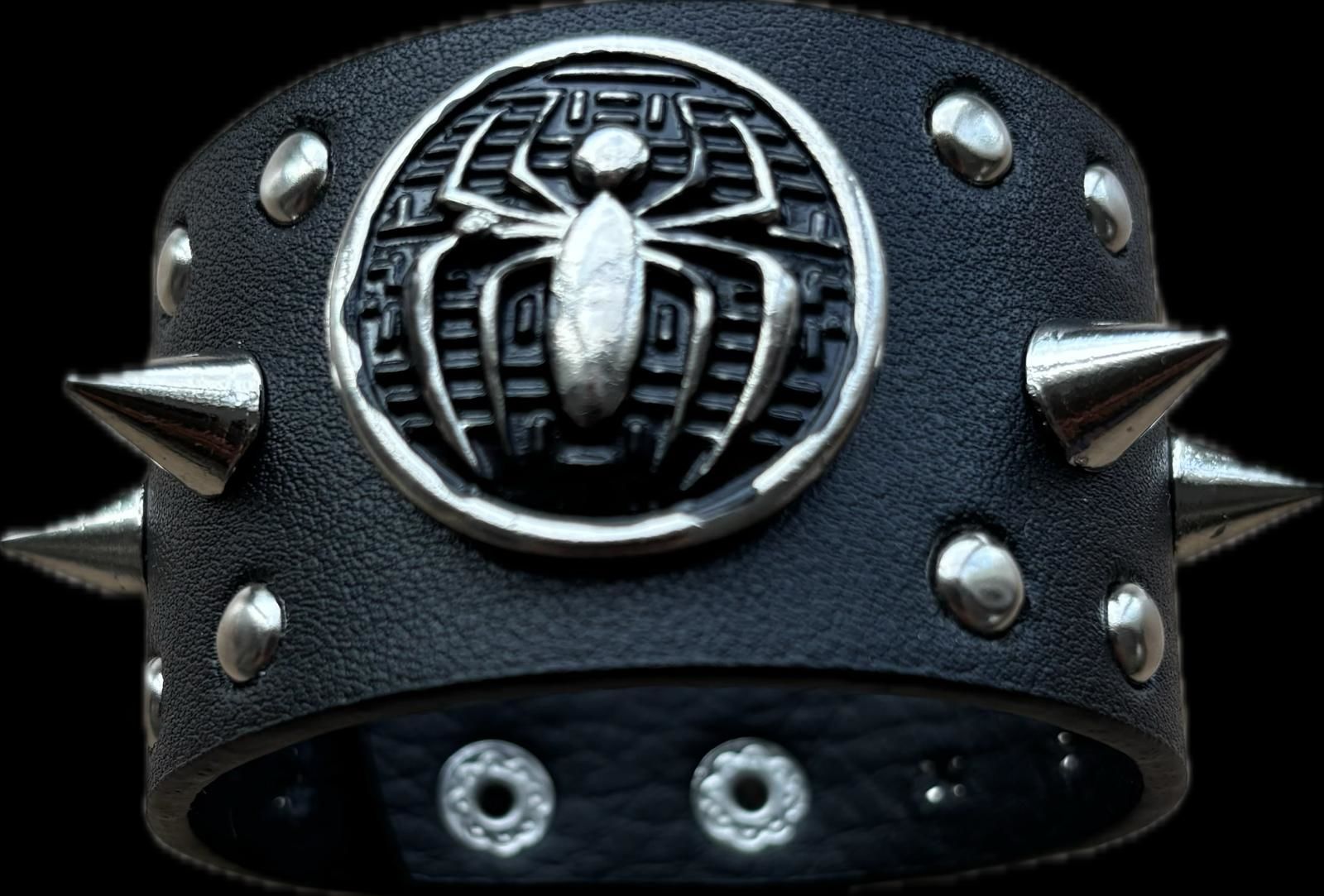 Örümcek Piramit Spike Detaylı Bileklik