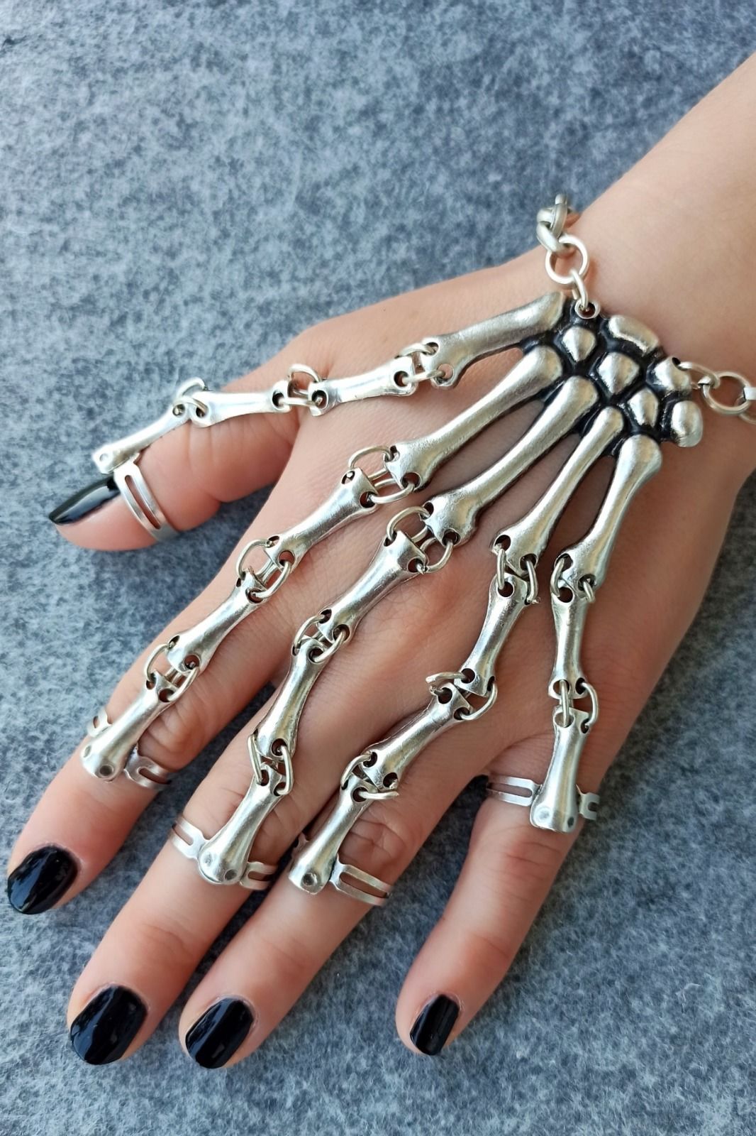 İskelet Şahmaran El Aksesuarı