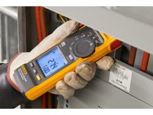 Fluke 393 FC CAT III 1500 V True Rms V Pensampermetre