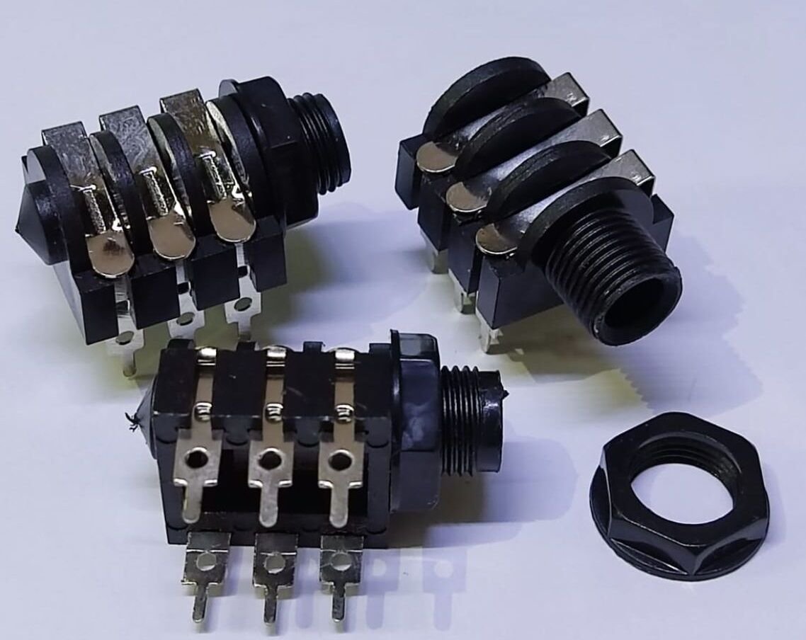 Stereo 6,3mm Dişi Şase Plastik Somun 6 Pim 9 mm Paso ve Bacak Uzunluğu