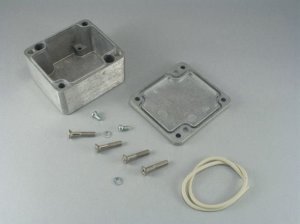 AK-SE-305 64x58x35 Contalı Alüminyum Kutu (IP-65)