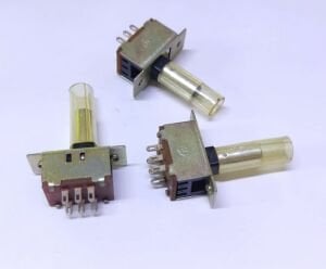 ANAHTAR SÜRGÜLÜ 6 pin  ON-ON  metal kulaklı Uzun kollu TK1