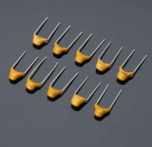 300 Adet 10pF/100nF Multilayer Seramik Kondansatör Seti 10 Farklı Değerde Şeffaf Çantada