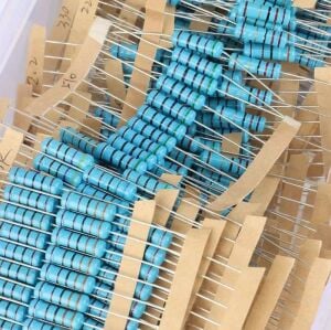 Direnç Seti 2W Metal Film %1 10'ar Adet Toplamda 640 Adet 64 Çeşit Şeffaf Çantada