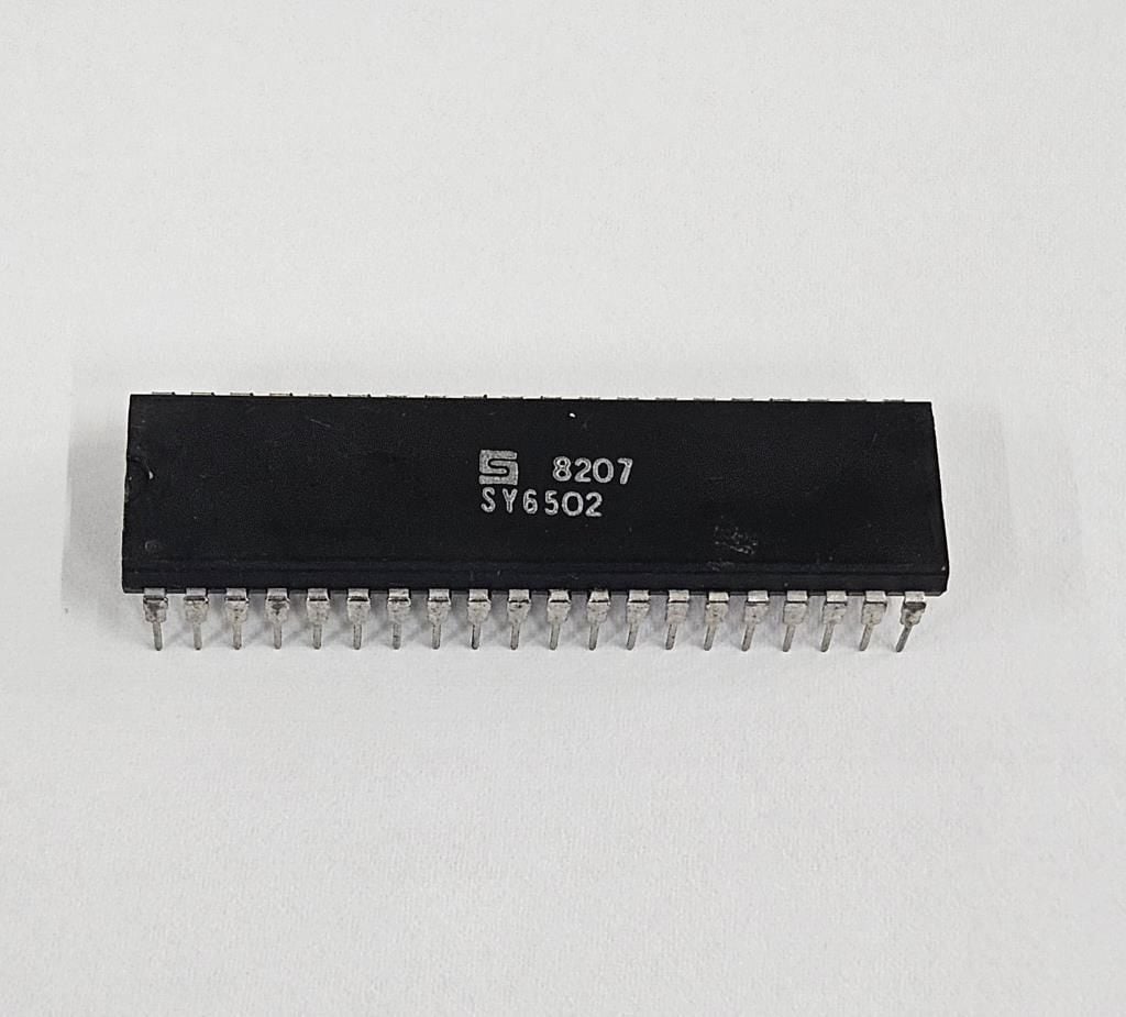 6502 Mikroişlemci Entegre