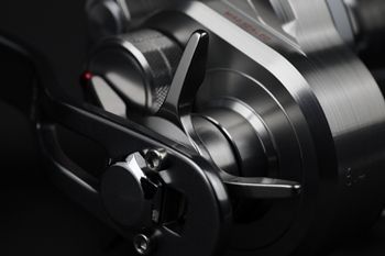 Daiwa New Saltiga 10H Jigging Olta Makinası Sağ Kol