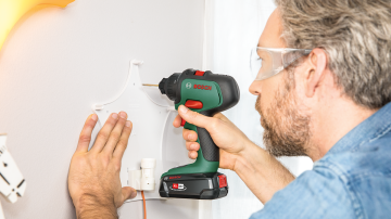Bosch AdvancedDrill 18 Çift Akülü Delme Vidalama Makinesi 18V (1 x 2,5 Ah) + Şarj Cihazı AL 1830 CV