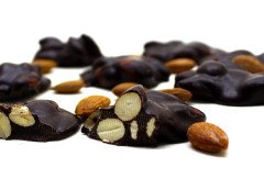 Dark Brown Roş Çikolata Kayısı Çekirdekli Bitter Roche Çikolatası