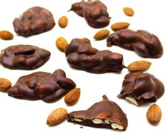 Dark Brown Roş Çikolata Kayısı Çekirdekli Sütlü Roche Çikolatası