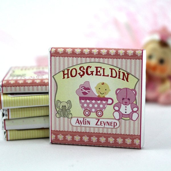 Dark Brown Hoşgeldin Kız Bebek Çikolatası İsim Yazılabilen Hediye Çikolata