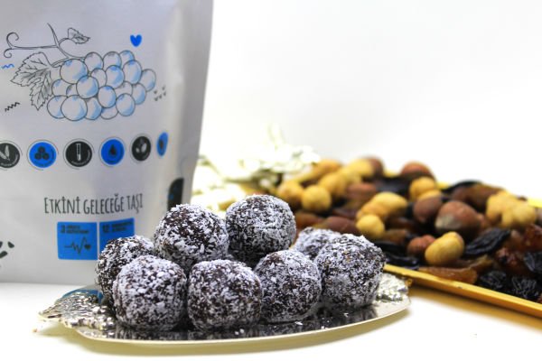 Üzümlü ve Fındıklı KATKISIZ Meyve Topu Sağlıklı Atıştırmalık 3x100 Gr