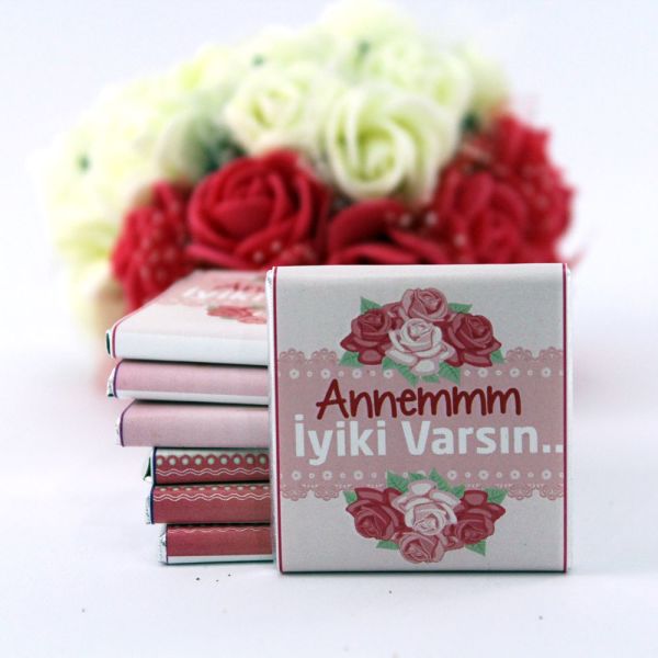 Dark Brown Anneler Günü - Annem İyiki Varsın - Yazılı Madlen Çikolata