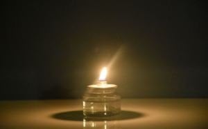 8 saat yanan sıvı mum - Tealight boyutunda  (4 adet)