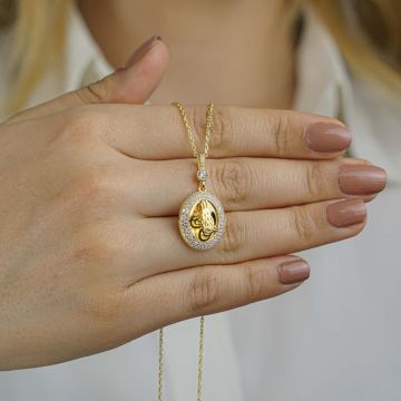 Oval Tasarımlı Tuğra Motifli Altın Kaplama 925 Ayar Gümüş Kadın Kolye