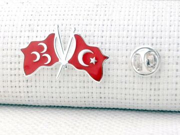 Türk Bayrağı ve Üç Hilal Tasarımlı 925 Ayar Gümüş Rozet Yaka İğnesi