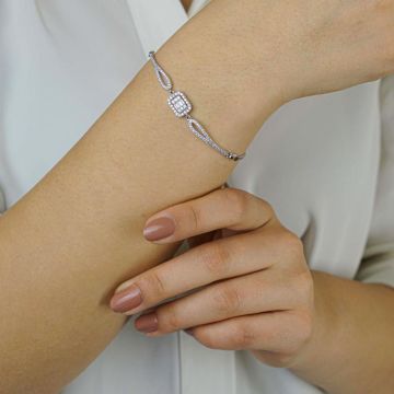 Pırlanta Tasarımlı Baget Taşlı 925 Ayar Gümüş Bileklik