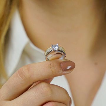 Tektaş Yarım Tur Tasarımlı İki Sıralı 925 Ayar Gümüş Yüzük