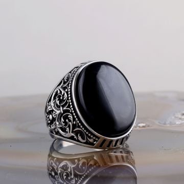 925 Ayar Gümüş Onix Taşlı Desenli Oval Model Erkek Yüzük