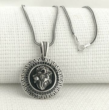925 Ayar Siyah Taşlı Aslan Figürlü Gümüş Kolye