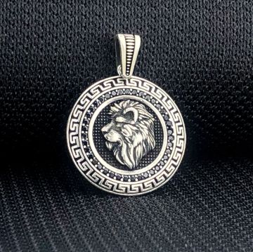 925 Ayar Gümüş Siyah Taşlı Aslan Figürlü Kolye