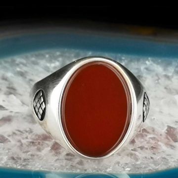 Şık Tasarımlı Oval Kırmızı Akik Taşlı 925 Ayar Gümüş Yüzük