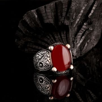 BORDO AKİK TAŞLI KALEM İŞLEME MODEL 925 AYAR GÜMÜŞ ERKEK YÜZÜK