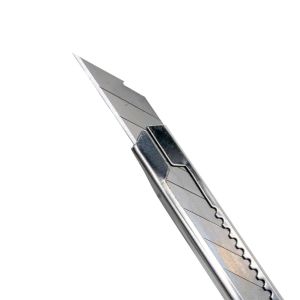 İzeltaş Pro Metal Gövde Dar Maket Bıçağı 30° Açılı 9 mm