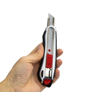 İzeltaş Pro Metal Gövde Geniş Maket Bıçağı 18 mm