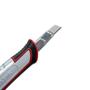 İzeltaş Pro Metal Gövde Emniyetli Oto.Kilitli Dar Maket Bıçağı 9 mm
