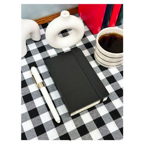 Victoria\'s Journals Classic 2024 Sert Kapak Günlük Ajanda 9x14 Siyah 123-9185
