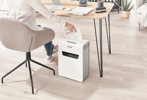 Leitz IQ Protect 8091 Evrak İmha Makinesi 8X P4 EU
