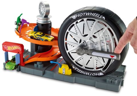 Hot Wheels Tekerlekli Yarış Dünyası Oyun Seti FNB15