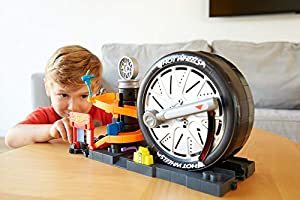 Hot Wheels Tekerlekli Yarış Dünyası Oyun Seti FNB15