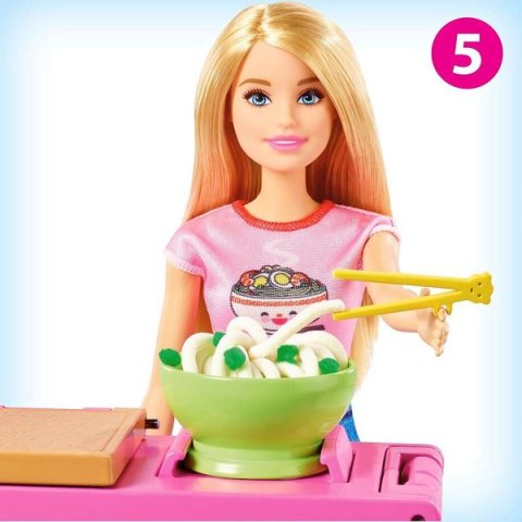 Barbie Noodle Yapıyor Oyun Seti GHK43