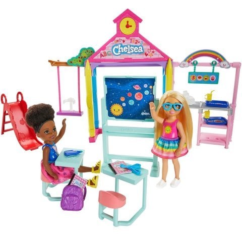 Barbie Bebek Chelsea Okulda Oyun Seti GHV80