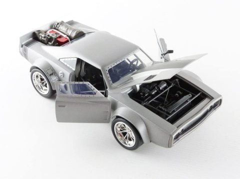 Fast & Furious 1:24 Dom's Ice Charger Döküm Model Araba