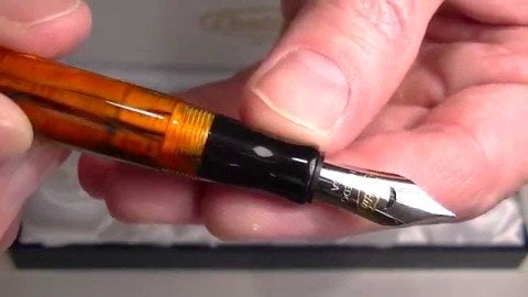 Conklin Empire Serisi Dolma Kalem Amber Medium Uç