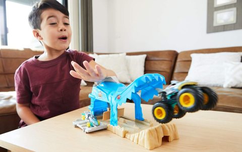 Hot Wheels Monster Trucks Fırlatıcılı Oyun Seti GKY03