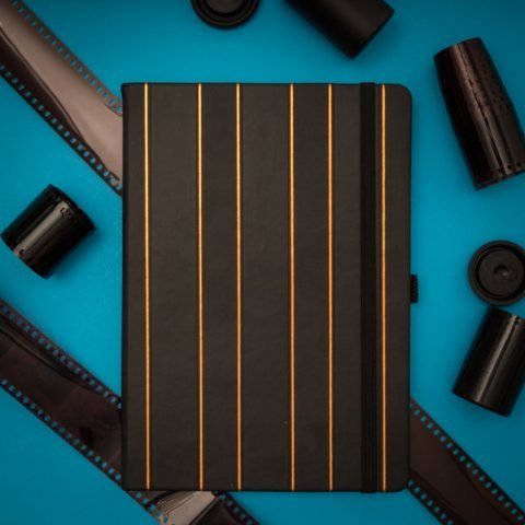 Victoria's Journals Sofia New Bloknot Noktalı Sert Kapak Ciltli Lastikli Defter 96 Yaprak