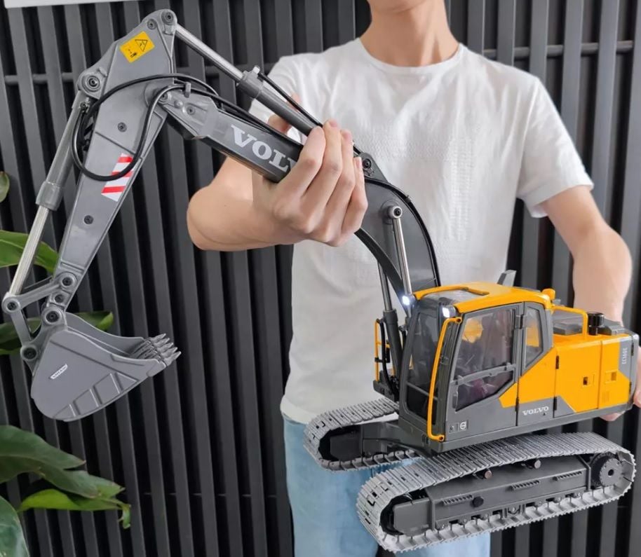 1/14 Volvo Excavator E010