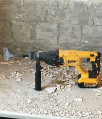 Dewalt Profesyonel Akülü Kırıcı Delici Sds Plus 18V4.0Ah Li-ion 2.6J DCH133M1