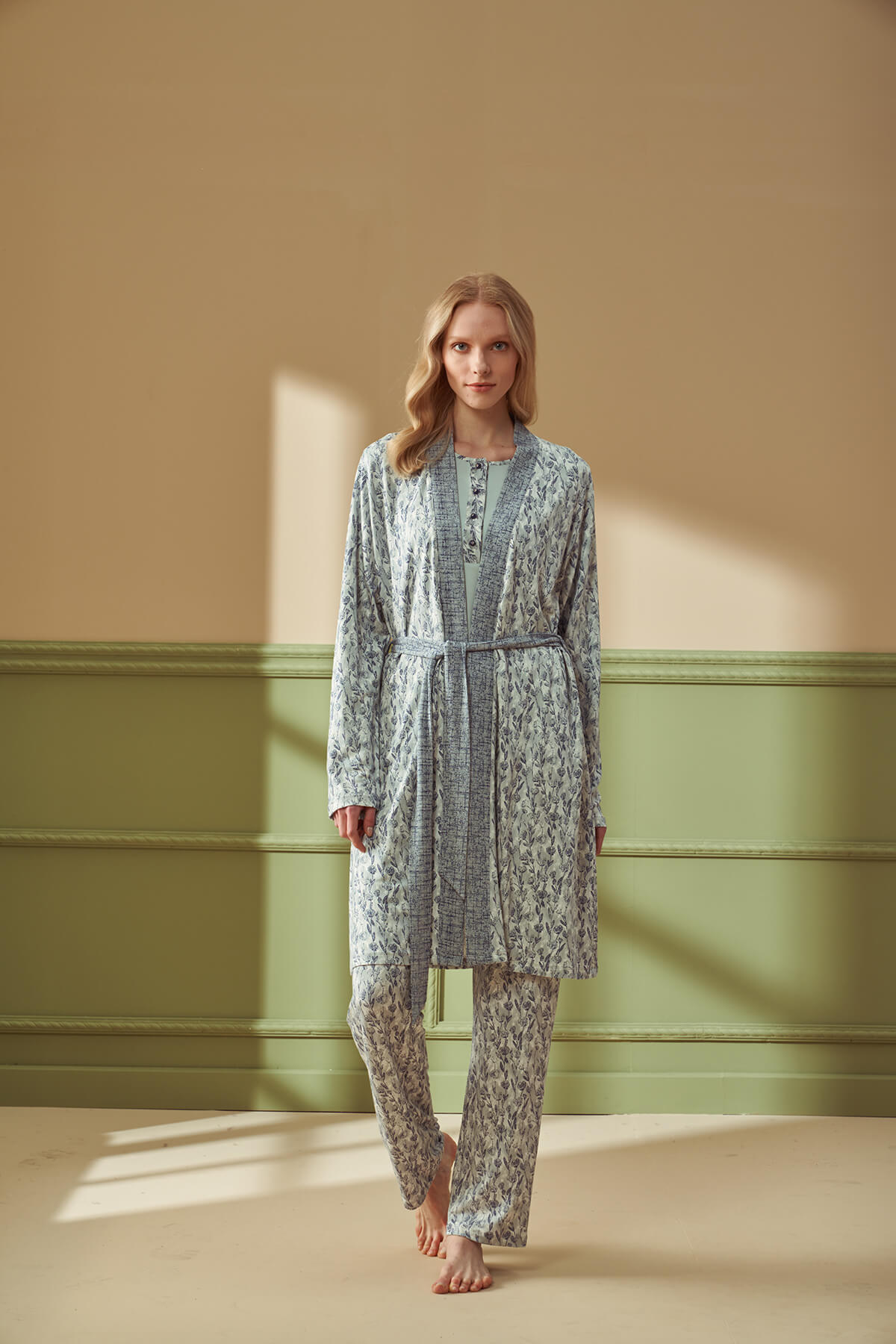 Kadın Sabahlıklı Pijama Takımı