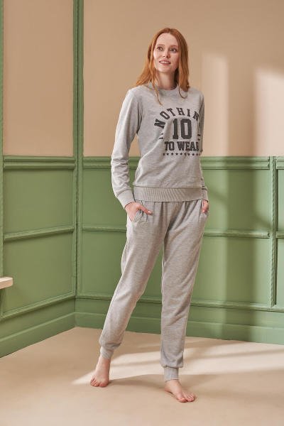 Kadın Eşli Pijama Takımı